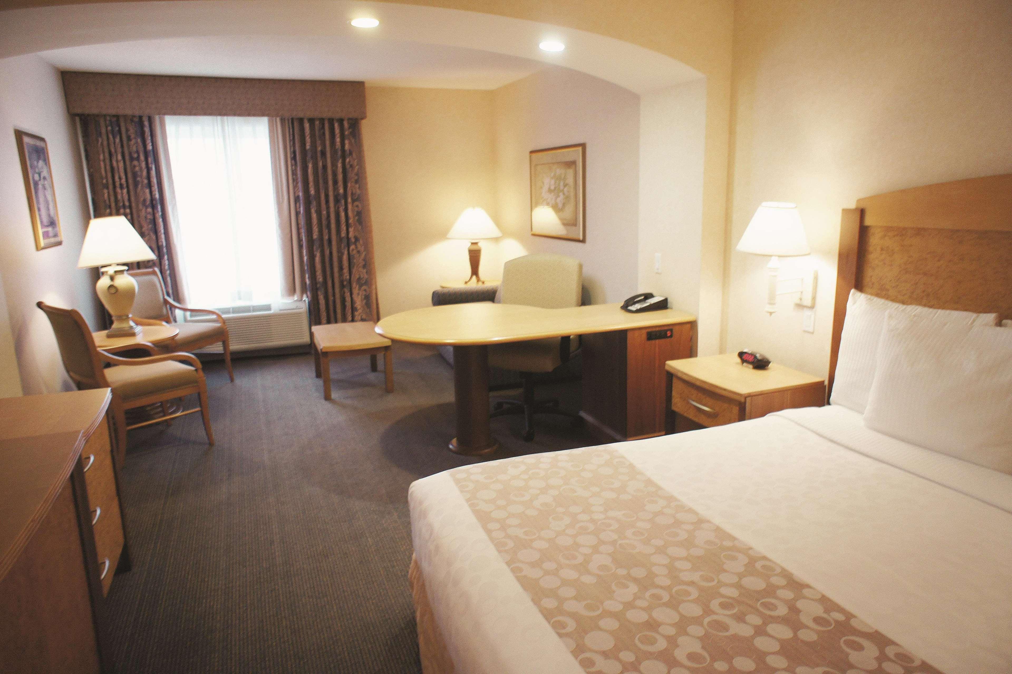 La Quinta By Wyndham Islip - Macarthur Airport Bohemia Εξωτερικό φωτογραφία