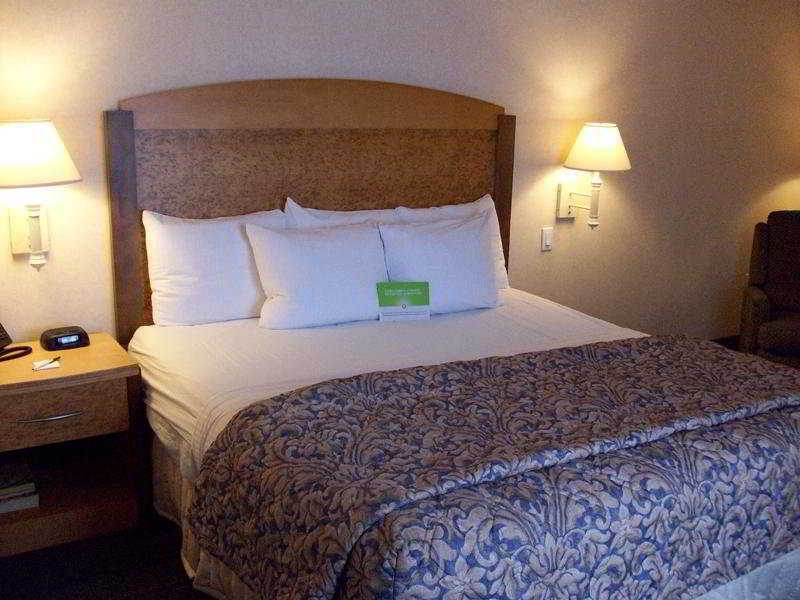 La Quinta By Wyndham Islip - Macarthur Airport Bohemia Δωμάτιο φωτογραφία